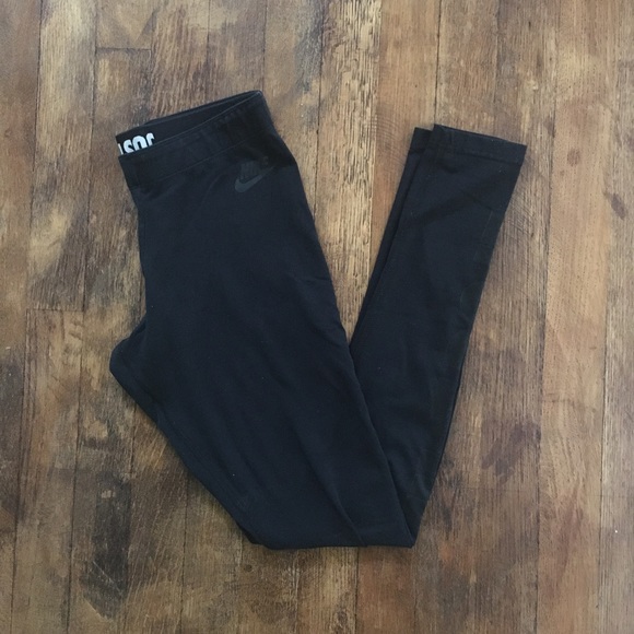 Nike Black Leggings - Picture 2 of 4